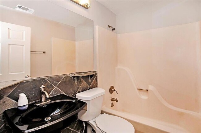 Building Photo - 5345 Sugar Ridge Dr