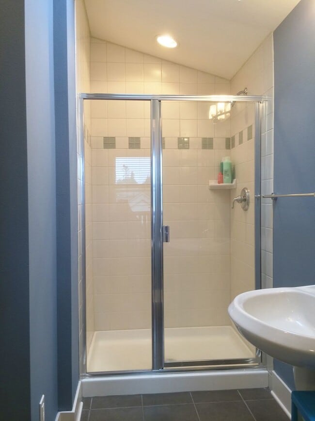 Building Photo - 3bd/2.25ba Seattle Home