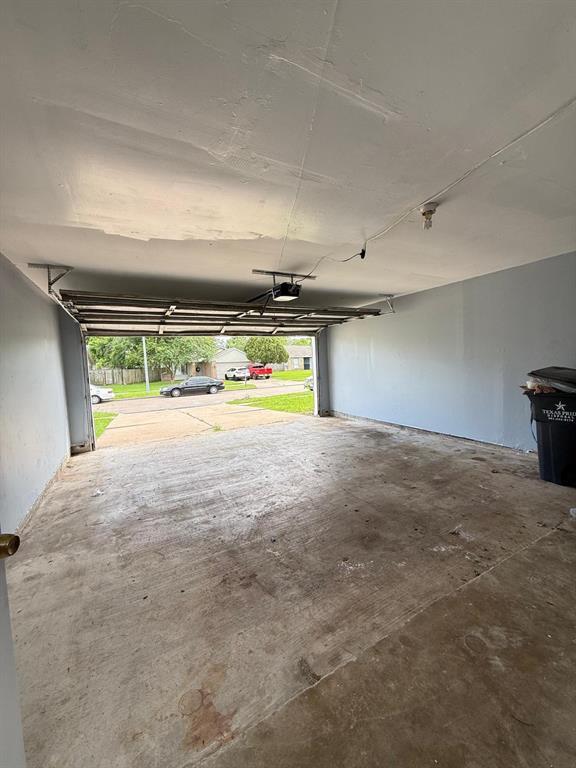 Building Photo - 14054 Bell Towne Dr