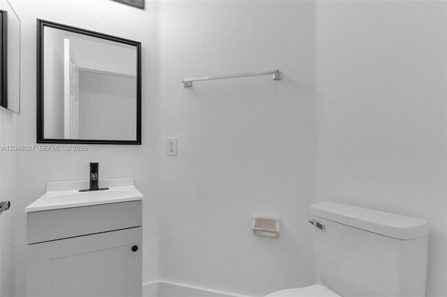 Building Photo - 8165 NW 108th Ave