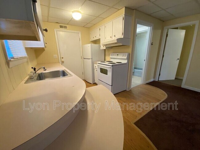 Building Photo - 23 Capron St