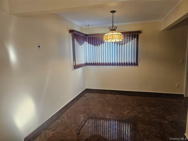 Building Photo - 162 Crown Ave