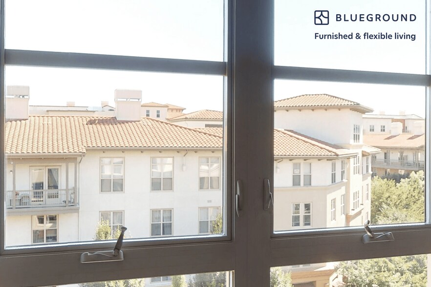 Building Photo - 1001 Harvey Dr