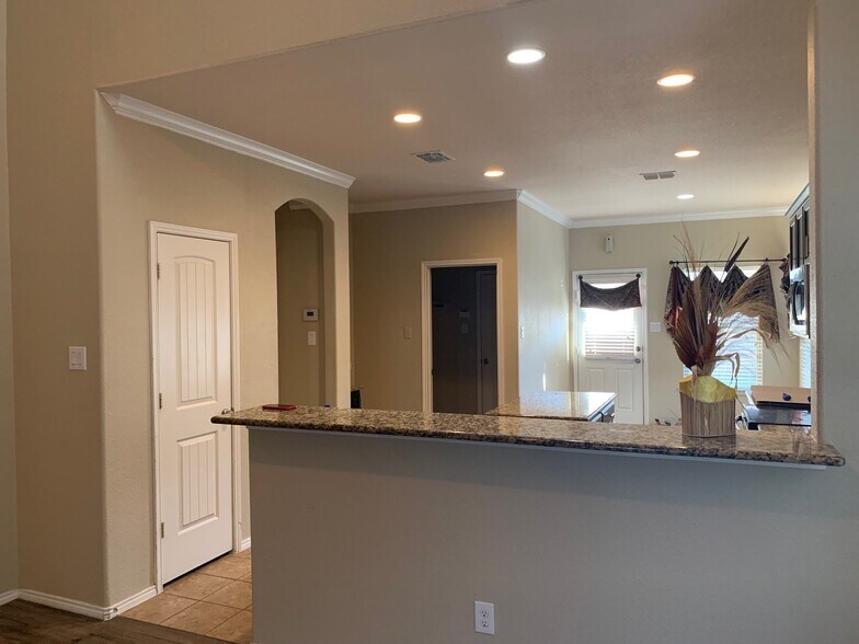 Building Photo - 9044 Sundance Trail