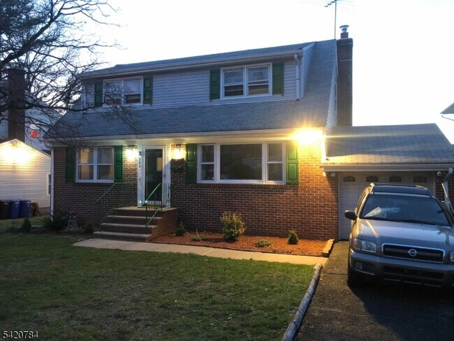 Building Photo - 300 Concord Ave