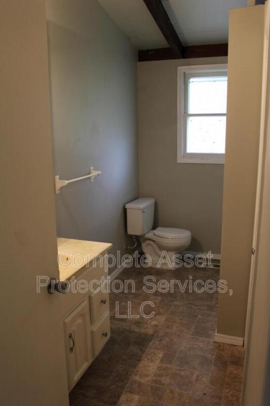 Building Photo - 107 Eastwood Ave