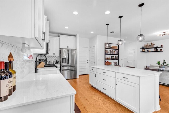 Building Photo - 10825 Blacket Dr