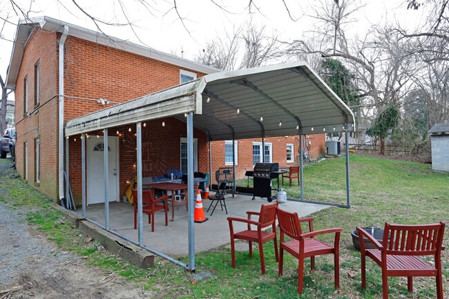 Building Photo - Great home in Chapel Hill!