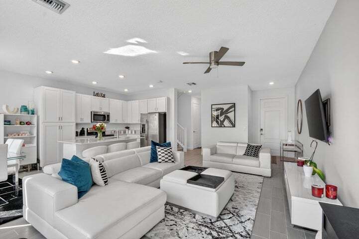 Building Photo - 4790 Navali Dr