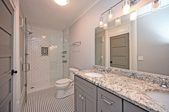 Building Photo - 229 Riverside Dr