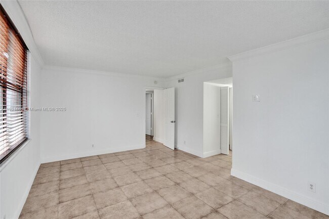 Building Photo - 2401 S Ocean Dr