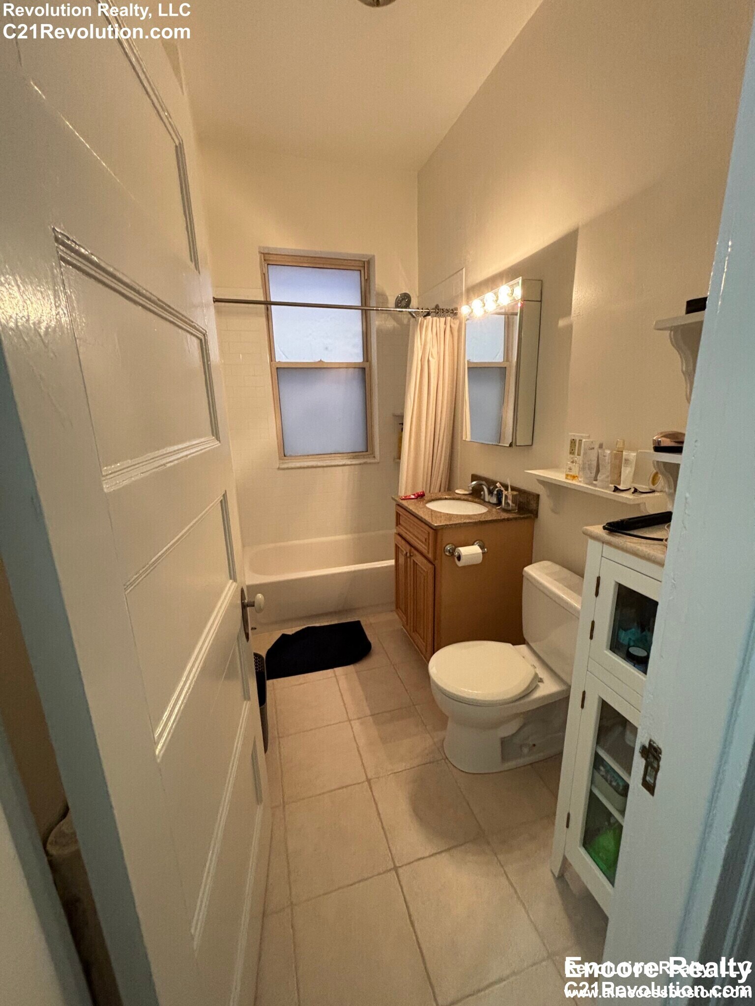 Building Photo - 24 Peterborough St