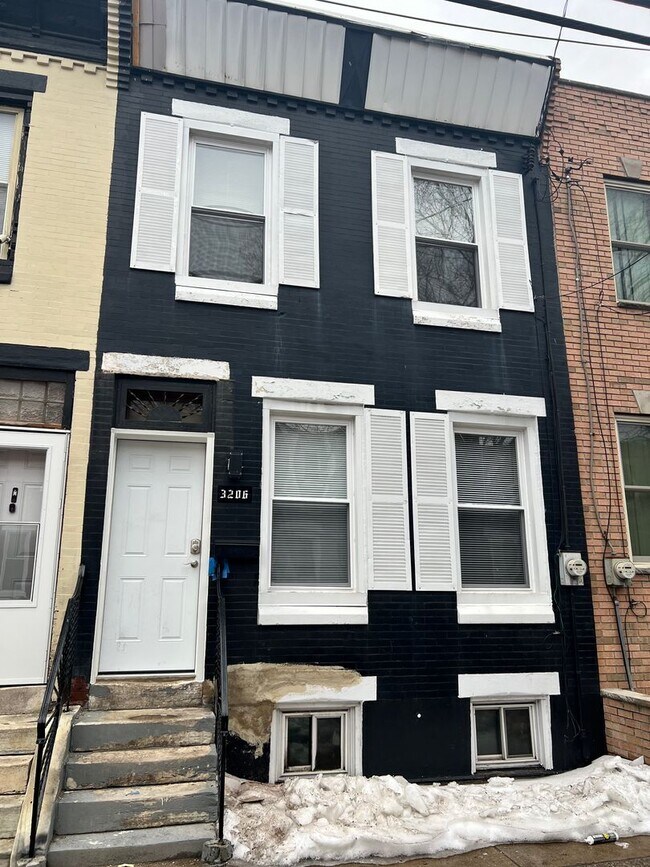 Building Photo - Renovated 3BR/1.5Bth House! Section 8 ONLY!!