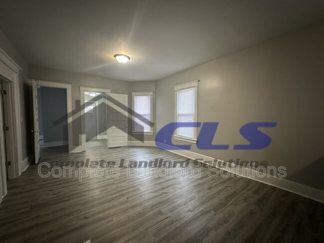 Building Photo - 1507 5th Ave