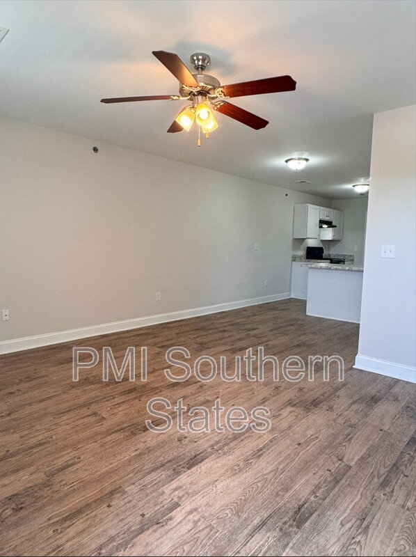 Building Photo - 204 Walnut Hill Dr
