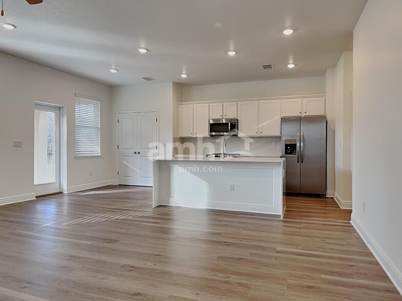 Building Photo - 6719 Atlantic Bch Ave