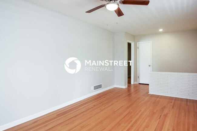 Building Photo - 3 Bedroom Pet-Friendly Home in FULTONDALE, AL with Main Street Renewal