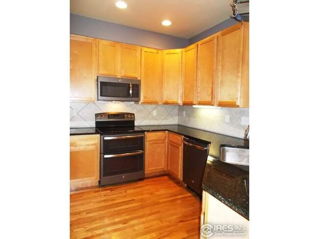 Building Photo - 831 Windchime Ct