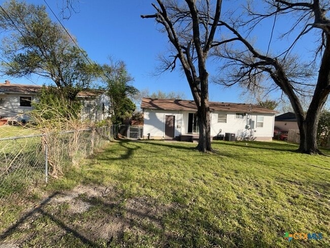 Building Photo - 1504 Redondo Dr