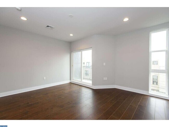 Building Photo - 1515 N Mascher St