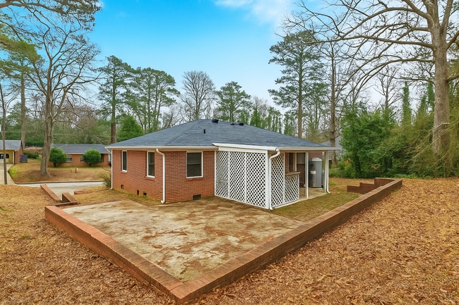 Building Photo - 1930 Mallory Dr