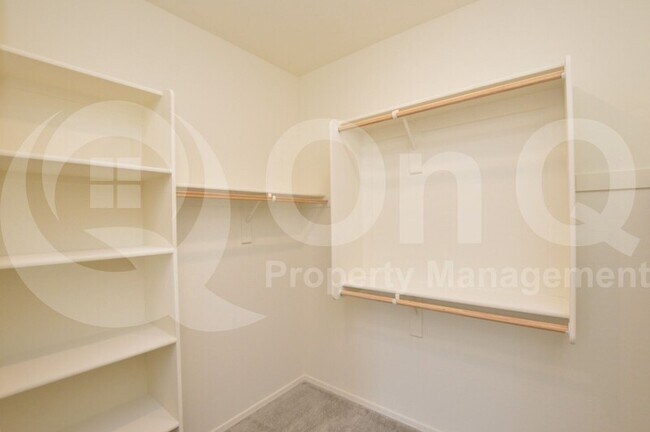 Building Photo - 816 S Strahan Pl