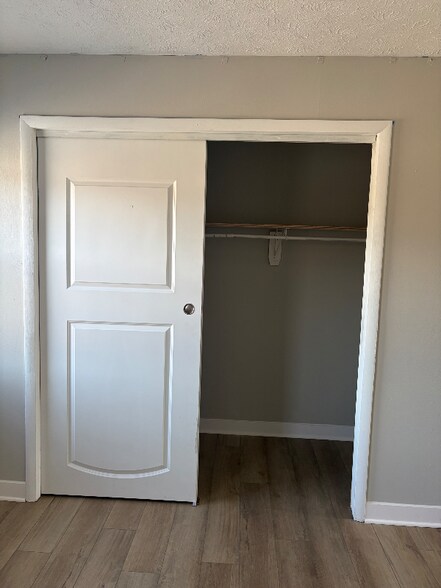 Building Photo - 1263 Joy Ct