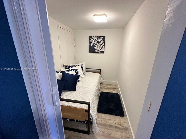 Building Photo - 5401 Collins Ave