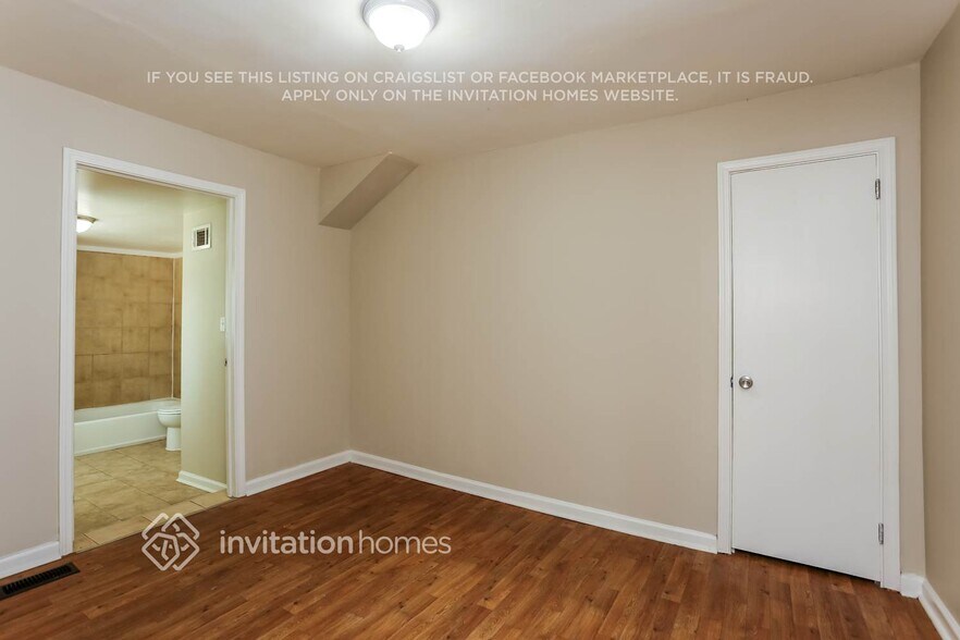 Building Photo - 2121 Cherry Ln