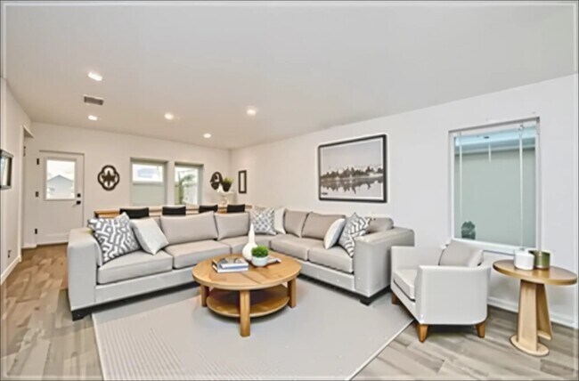 Building Photo - 31310 Yatesbury Ln