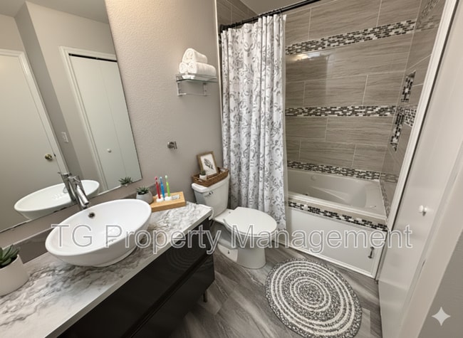 Building Photo - 942 Wynfield Cir