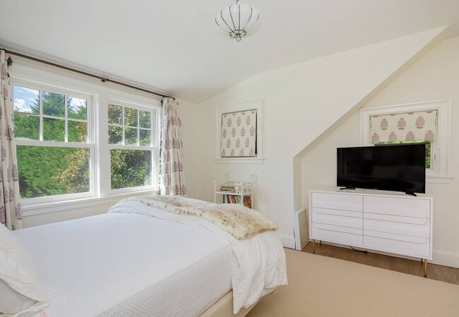 Building Photo - 84 Anns Ln