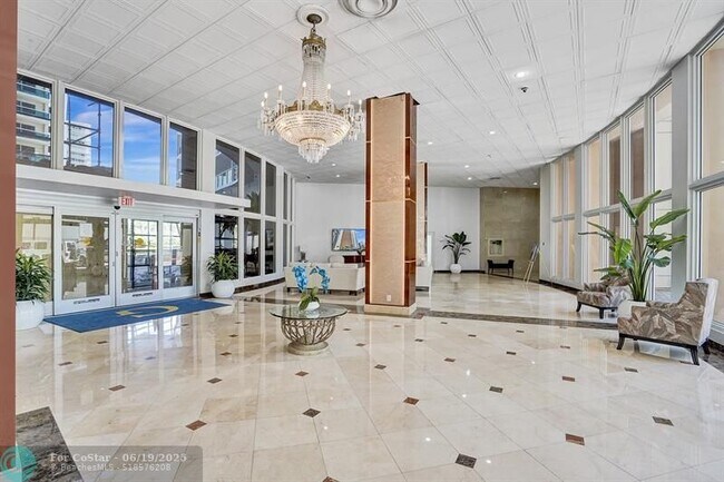 Building Photo - 4100 Galt Ocean Dr