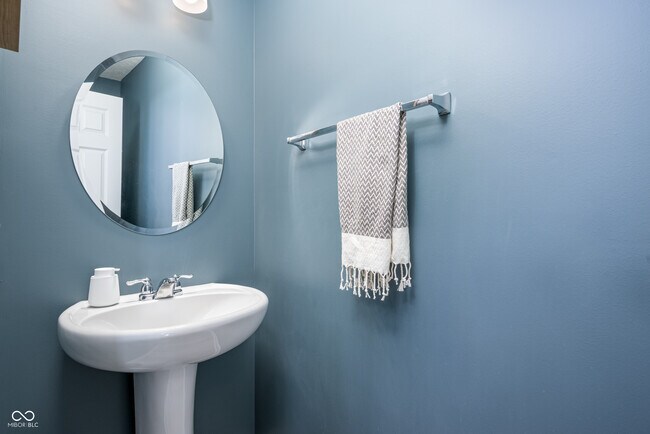 Building Photo - 10848 Sablecliff Wy