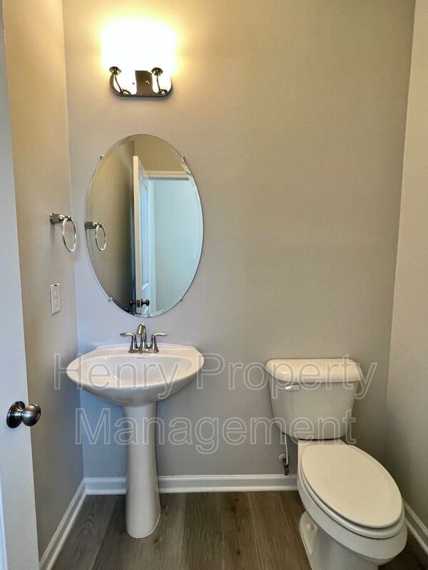 Building Photo - 1002 Brookville Ln