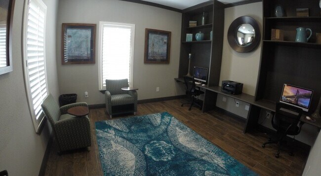 Primary Photo - 3102 W Bay Area Blvd