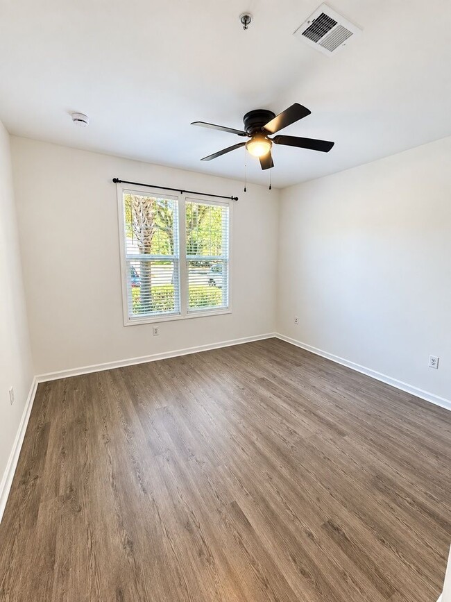 Building Photo - 1814 Chatelain Way
