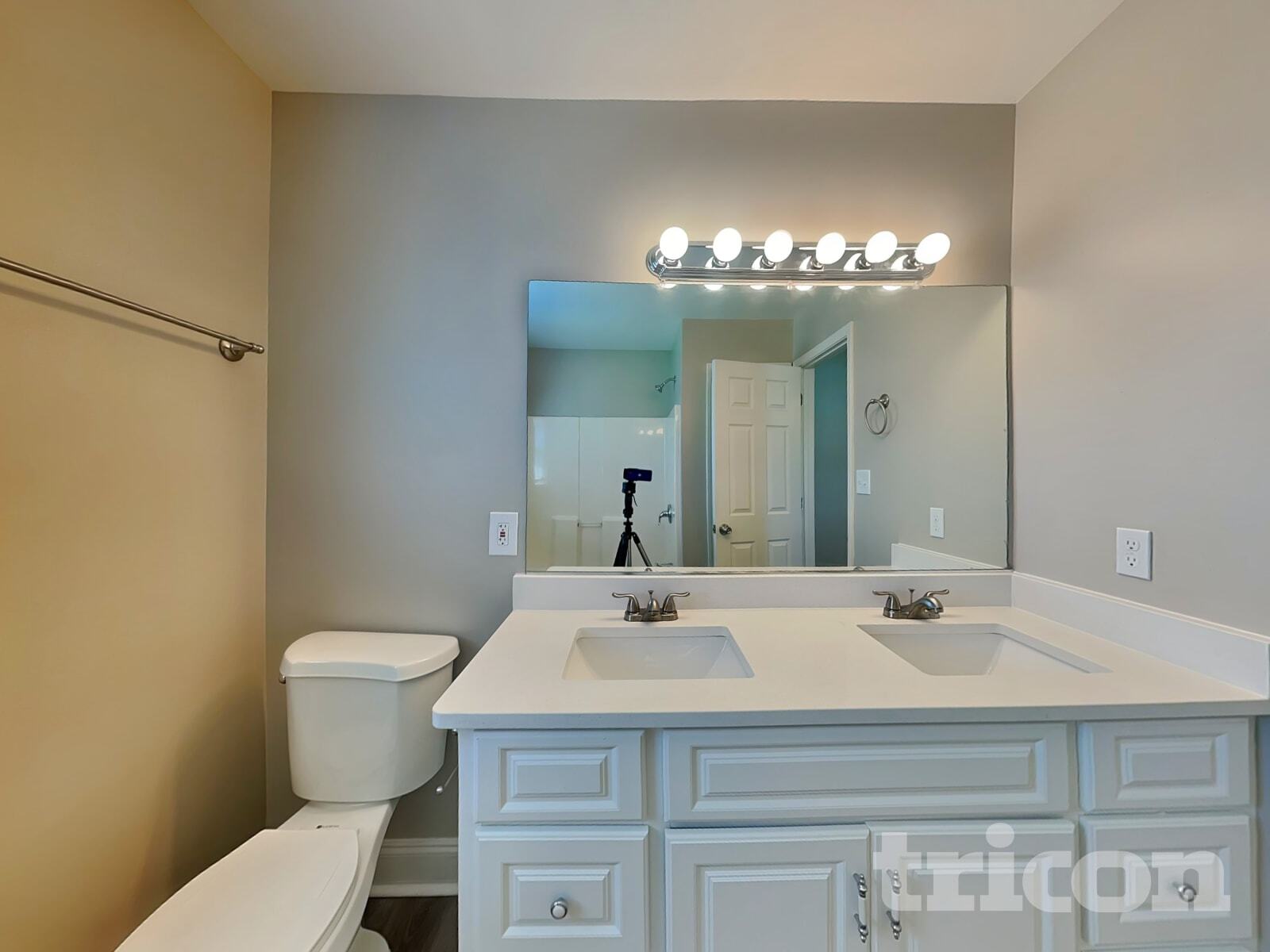 Building Photo - 2010 Beauty St