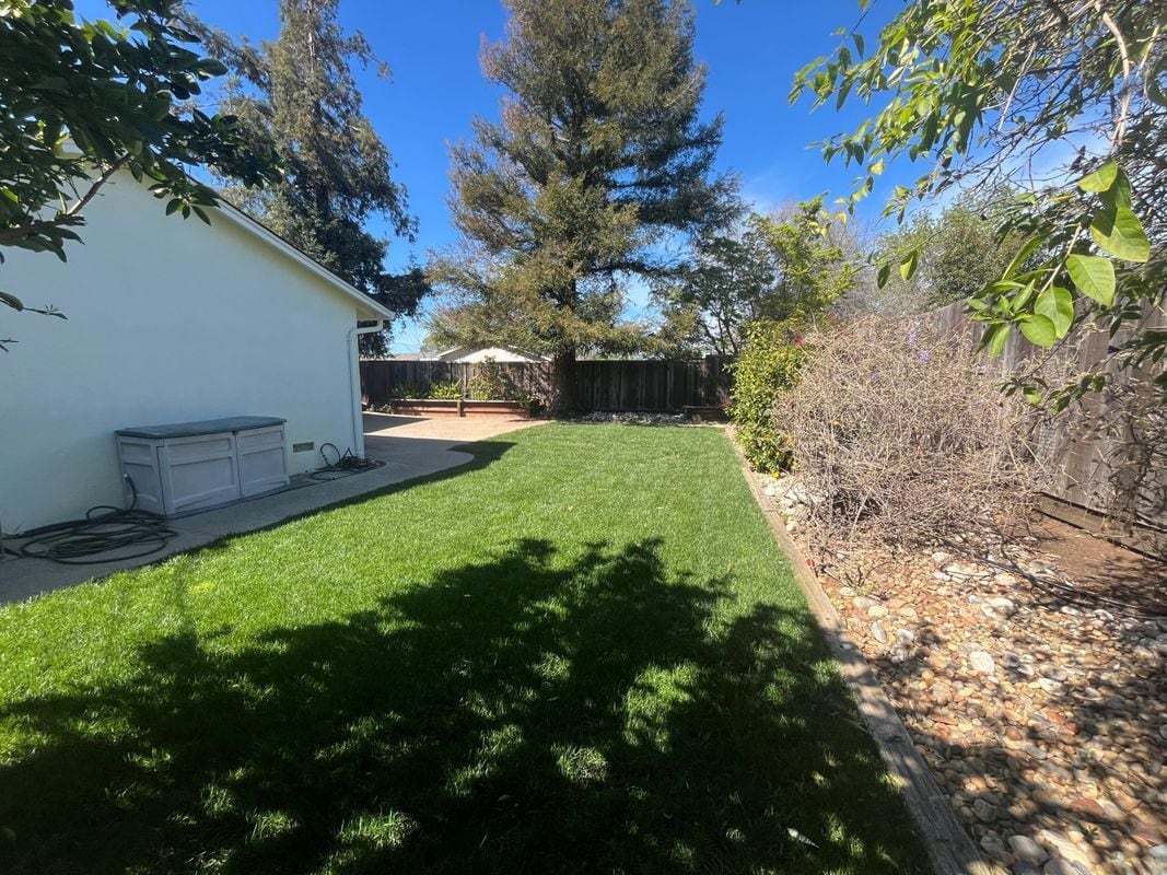 Building Photo - 1450 Carolina Dr