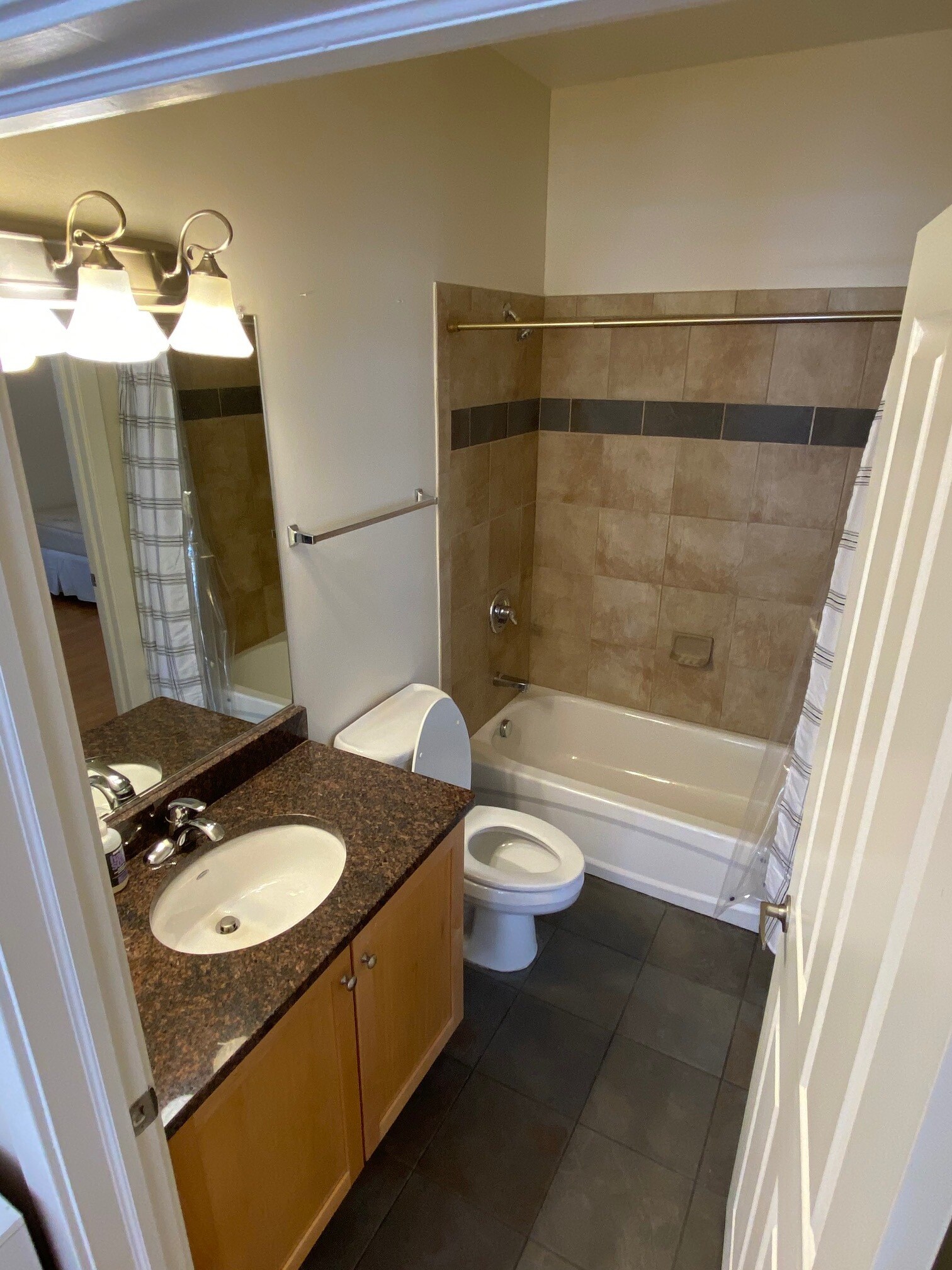 Guest full bath - 118 W Marshall St