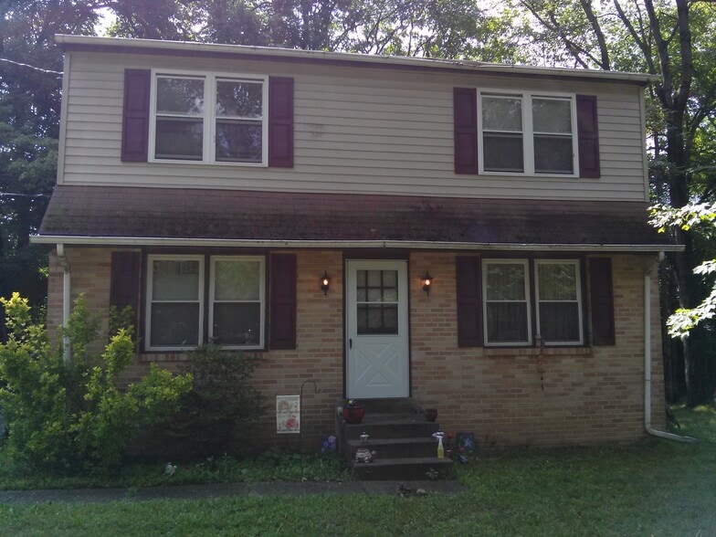 Front - 325 Olive Ave