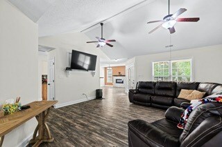 Building Photo - 132 Forest Bluff Dr