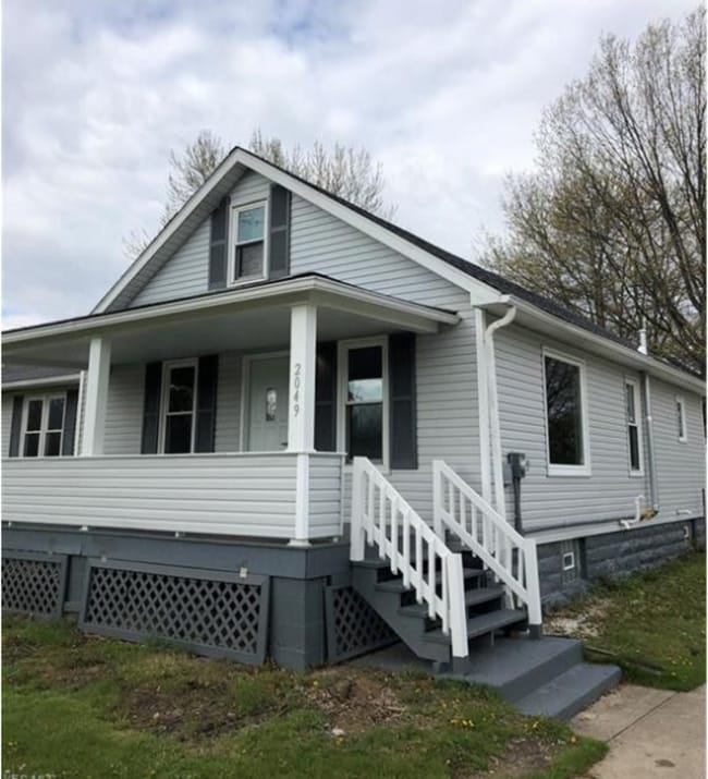 Building Photo - 2049 Linwood Ct