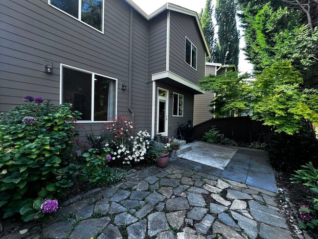 Building Photo - 9831 NE 138th Pl
