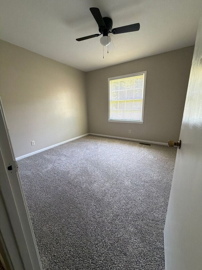 Building Photo - Newly Updated! Available Now! A Perfect Family home-  in HUMBOLDT TN!