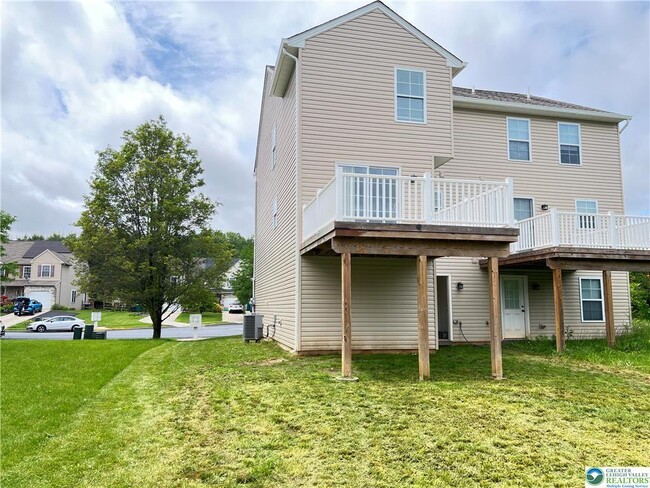 Building Photo - 1601 Greystone Cir