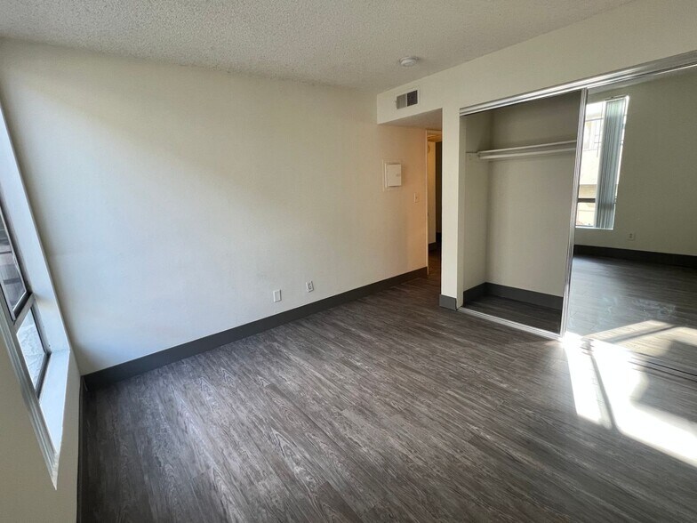 Building Photo - 3715 S Canfield Ave