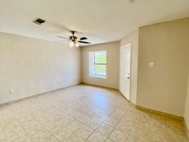 Building Photo - 3319 Mier St