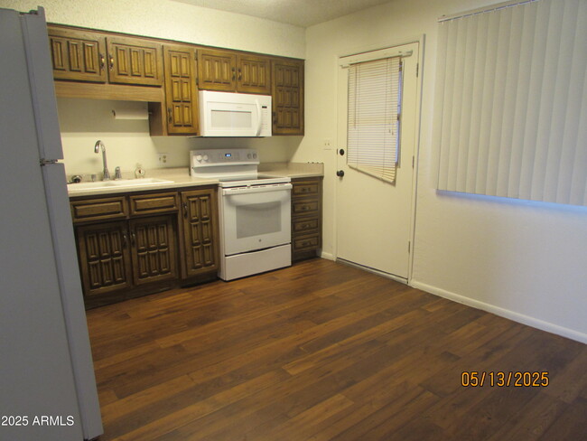 Building Photo - 12820 N 113th Ave