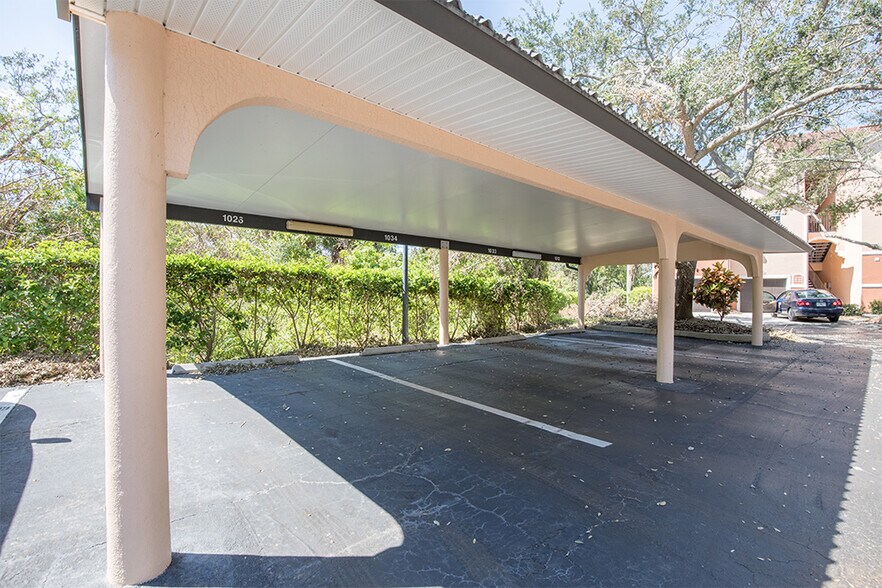 Building Photo - 4106 Central Sarasota Pky